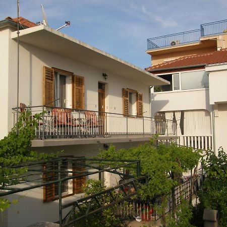 Apartment Antonija Primošten Exteriör bild