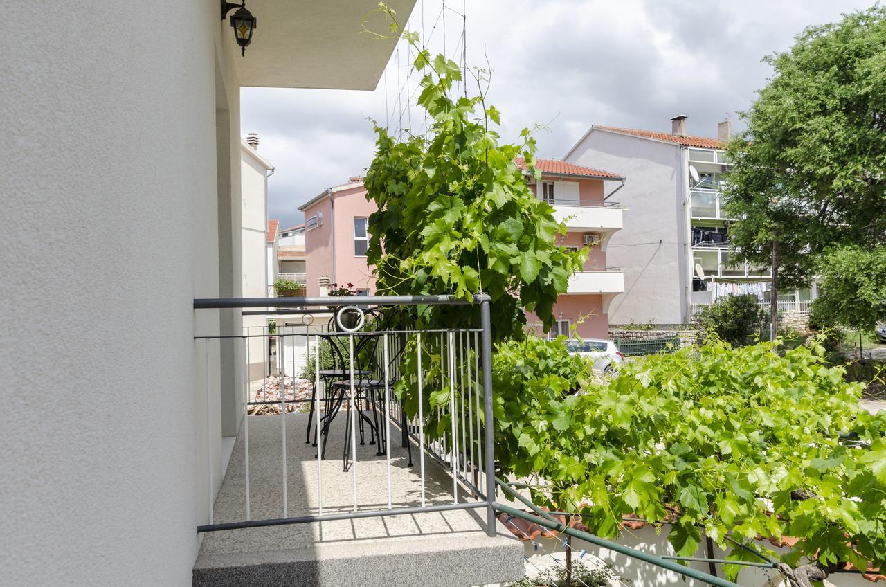 Apartment Antonija Primošten Exteriör bild