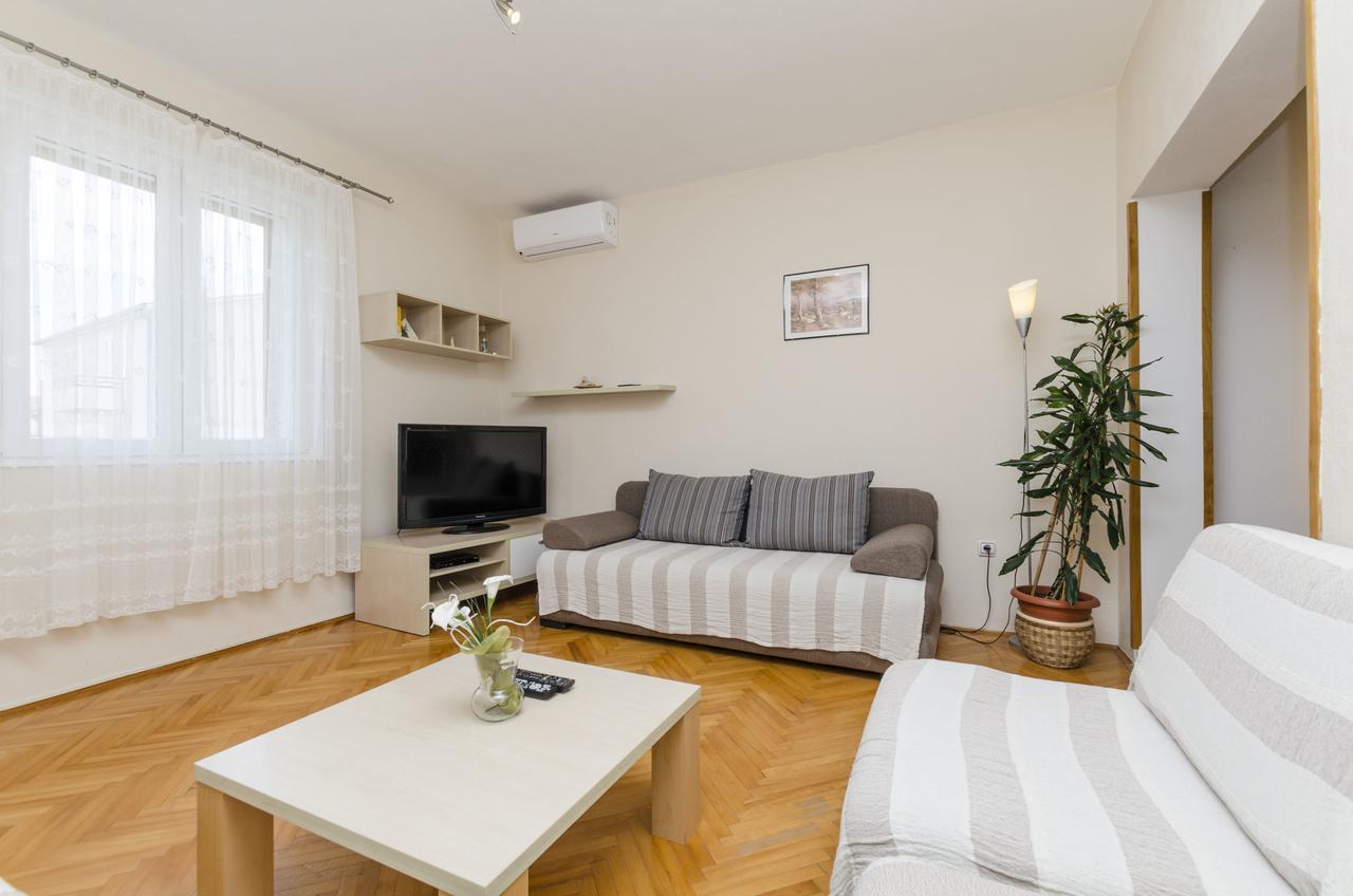 Apartment Antonija Primošten Exteriör bild