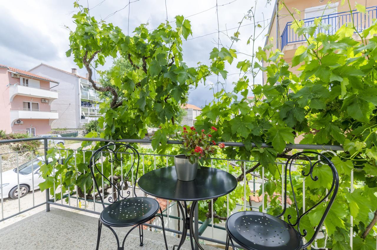 Apartment Antonija Primošten Exteriör bild